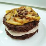 BROWNIE DE CHOCOLATE 🍫 CON MANZANA 🍎 CARAMELIZADA